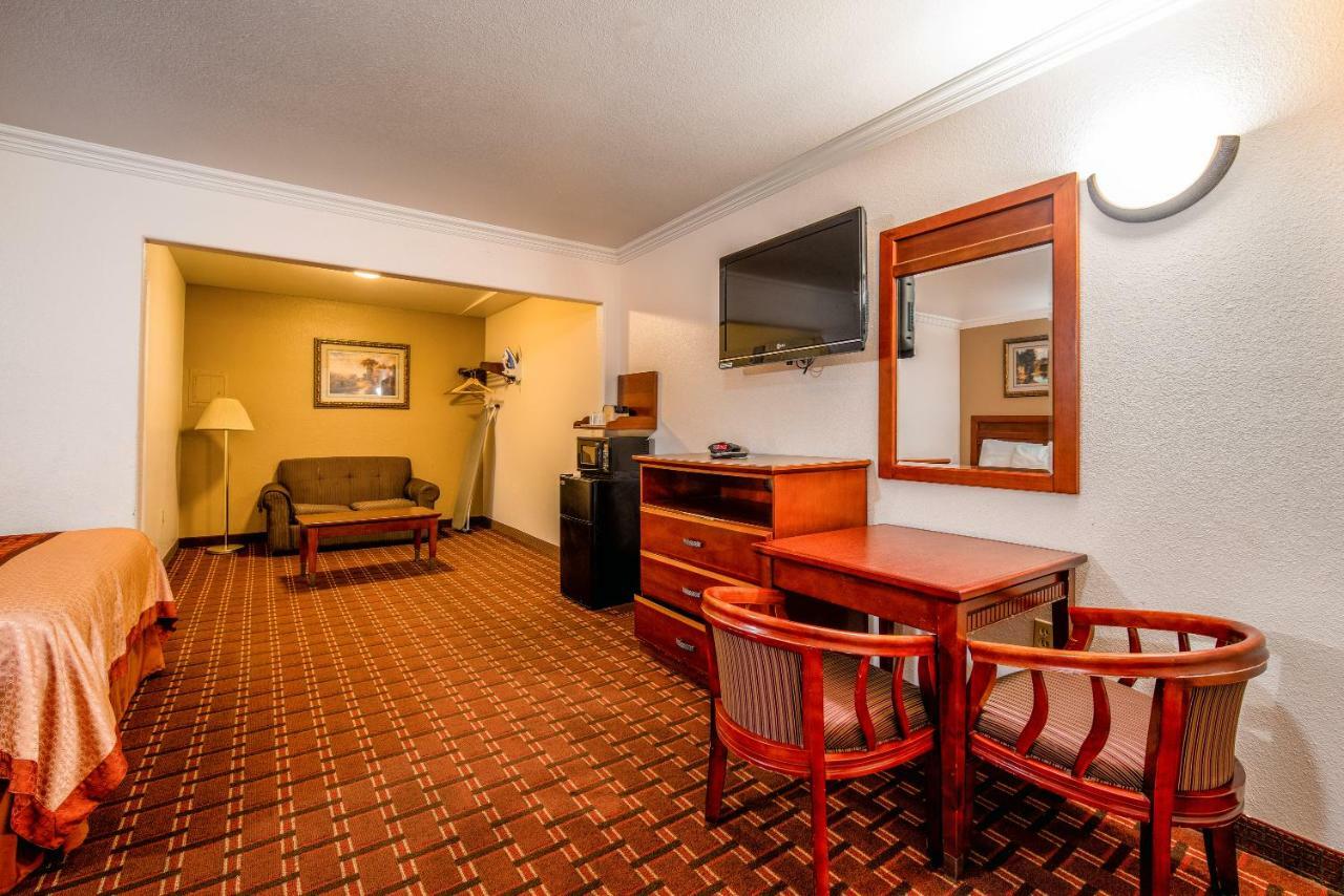 Regency Inn & Suites Downey Zewnętrze zdjęcie