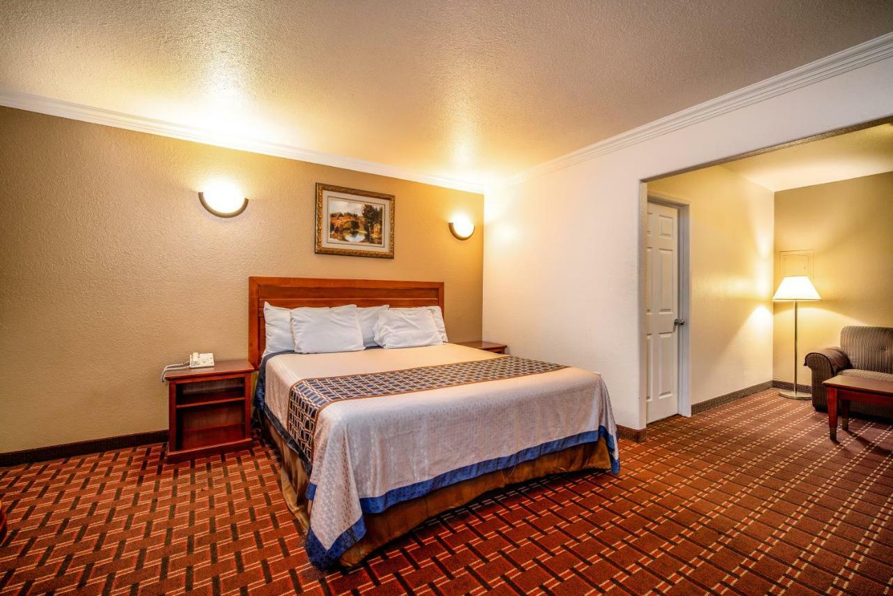 Regency Inn & Suites Downey Zewnętrze zdjęcie